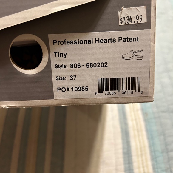 NWT and Box Danskin Professional Hearts Patent Clogs Size 37 - Picture 6 of 8